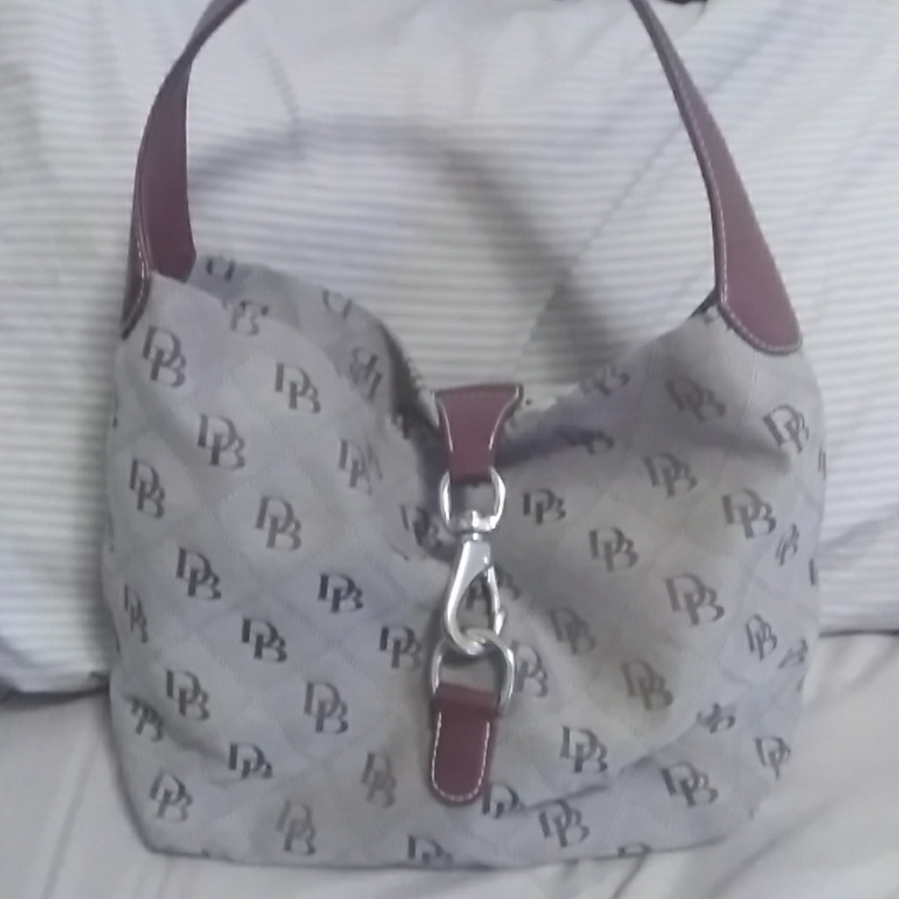 Handbag - Picture 2 of 2